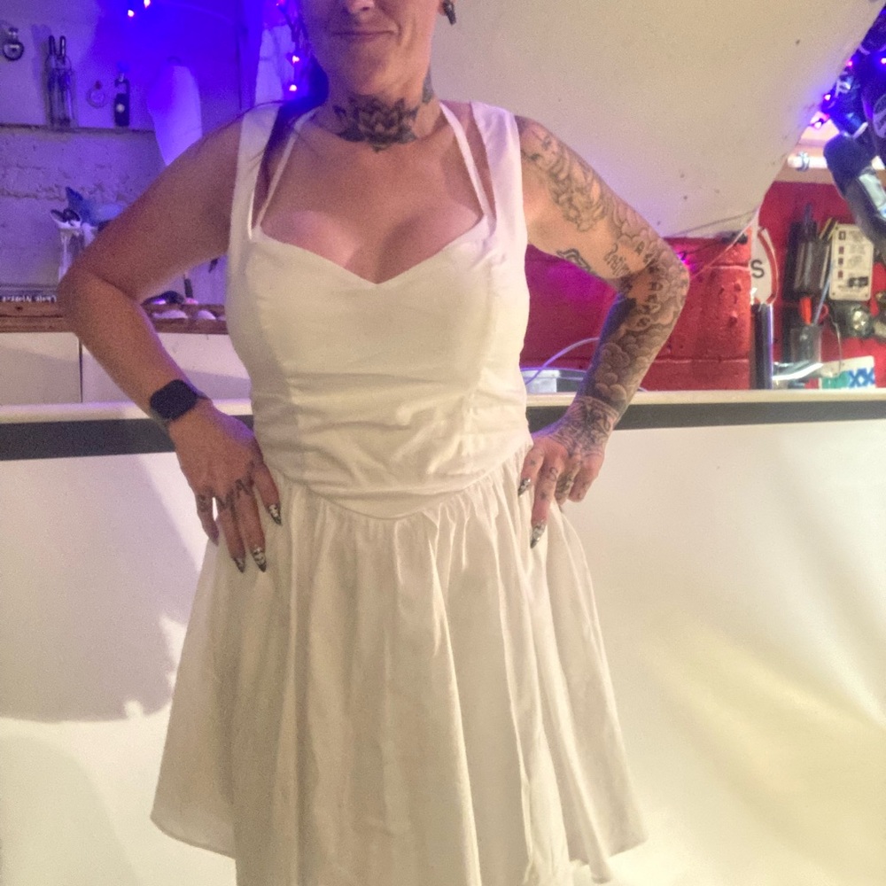 Macy's White Sleeveless Sweetheart Mini Sundress